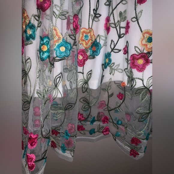 Beautiful skirt with embroidery, by Magic - Picture 6 of 8